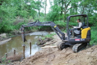 Implantation des piquets jusqu'au refus face à une encoche d'érosion Implantation des piquets jusqu'au refus face à une encoche d'érosion